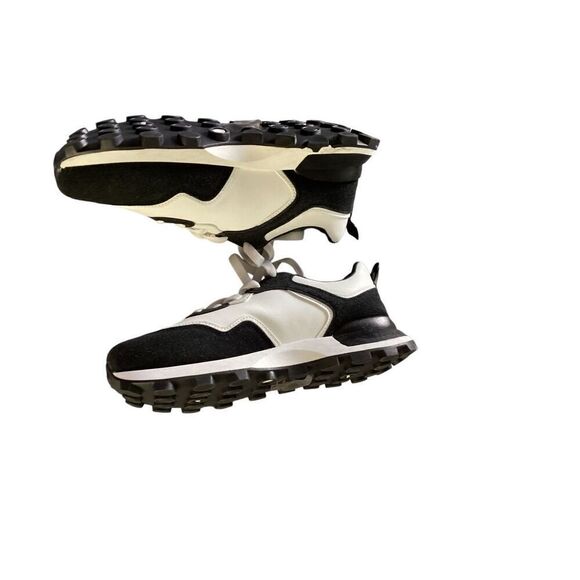 La Sheelah Sneakers - Picture 8 of 15